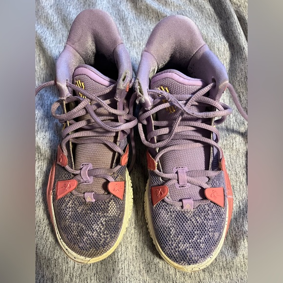 Nike Kyrie 7 ‘Daughters’ - Picture 1 of 3